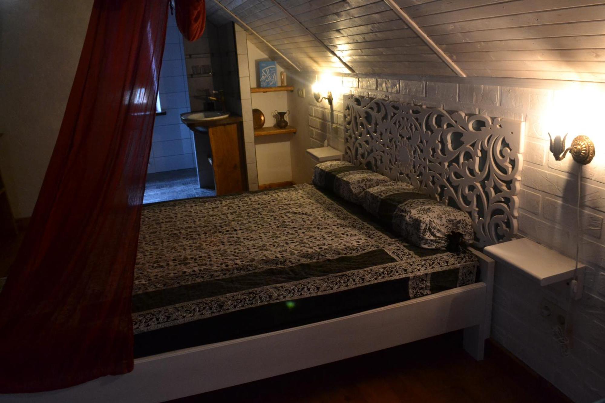 Romantic Guest House Kam'janec'-Podil's'kyj Esterno foto